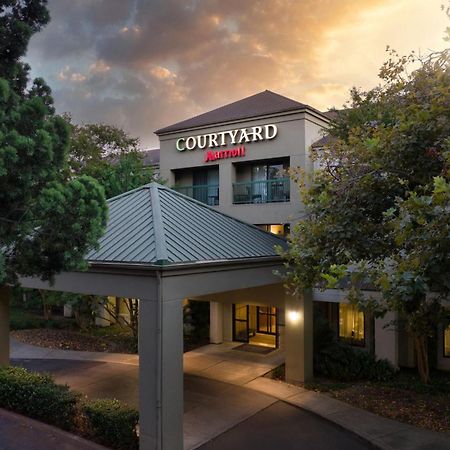 Courtyard By Marriott Stockton Hotel Exterior photo