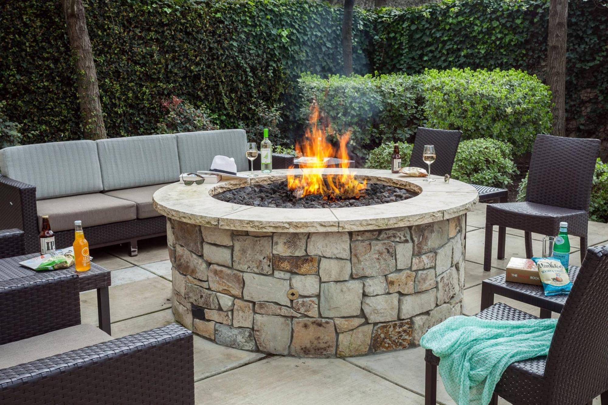 Courtyard By Marriott Stockton Hotel Exterior photo