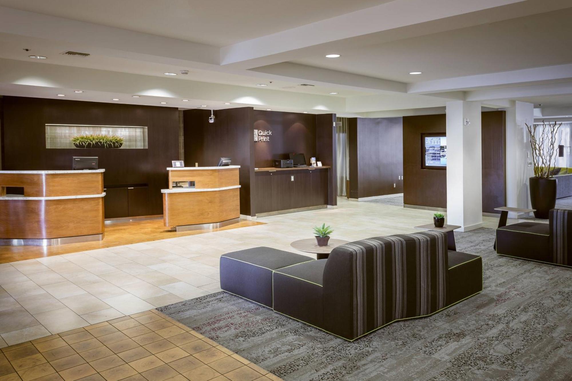 Courtyard By Marriott Stockton Hotel Exterior photo