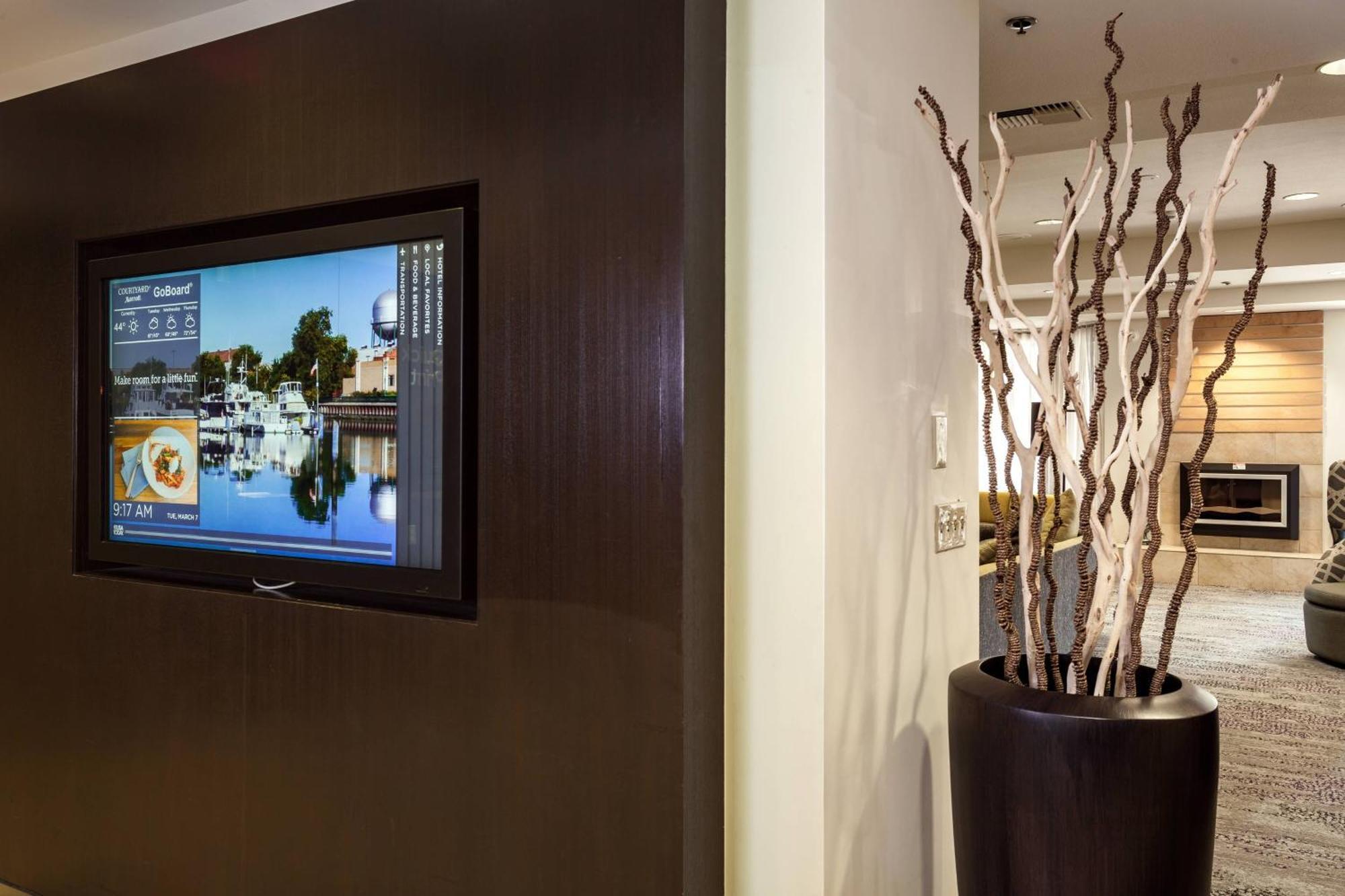 Courtyard By Marriott Stockton Hotel Exterior photo
