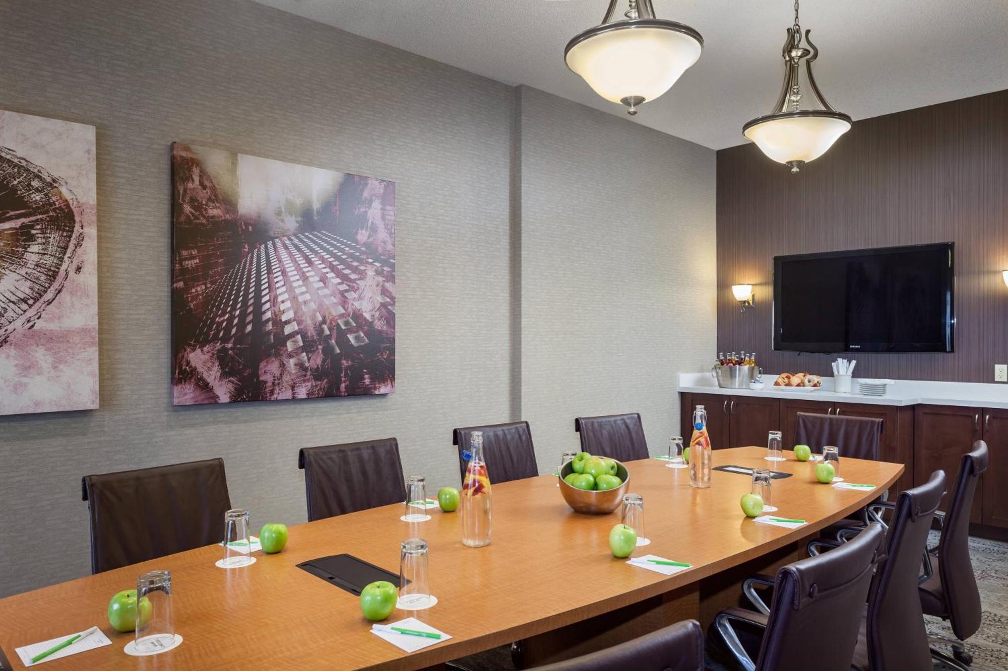Courtyard By Marriott Stockton Hotel Exterior photo