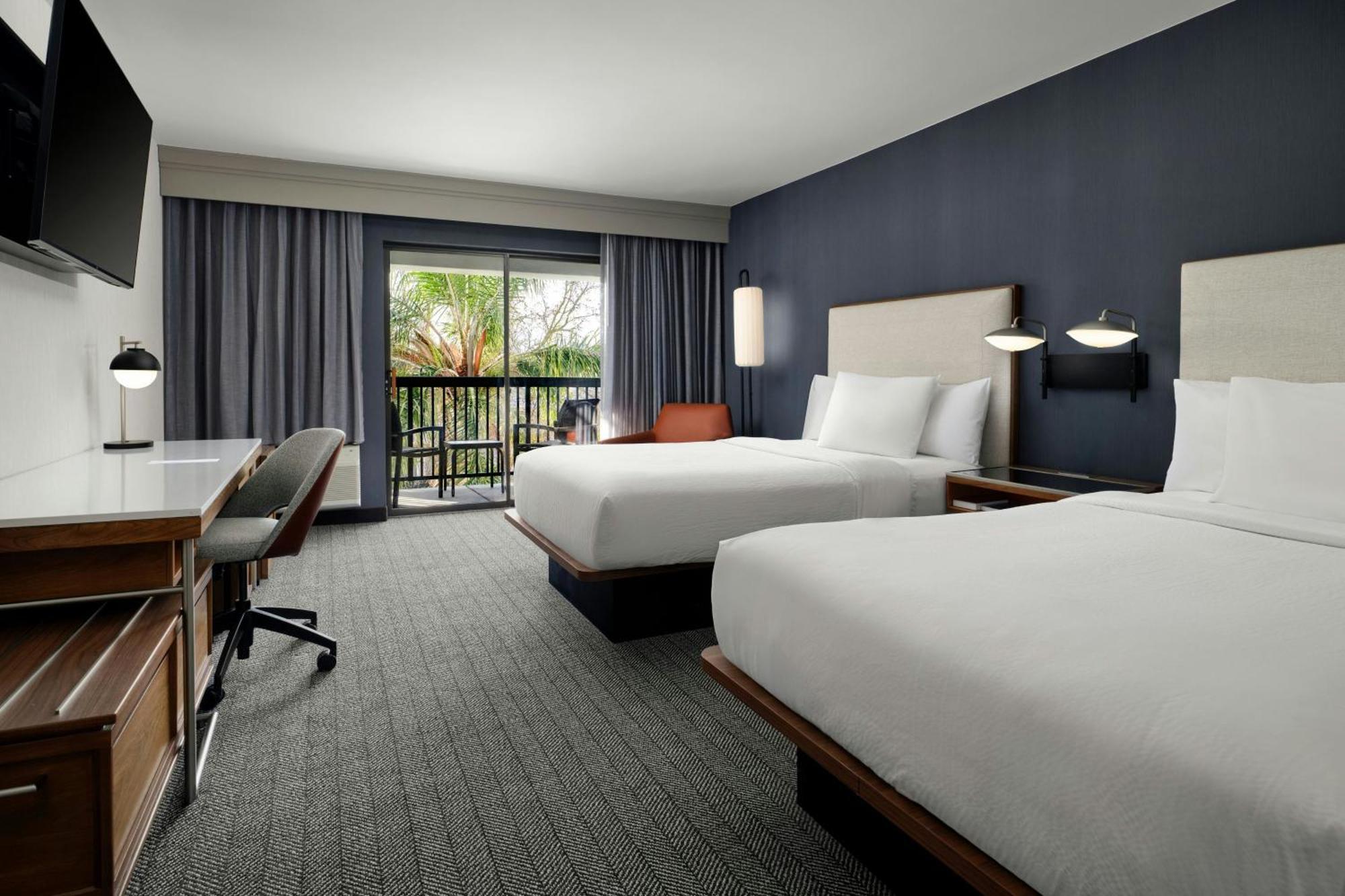 Courtyard By Marriott Stockton Hotel Exterior photo