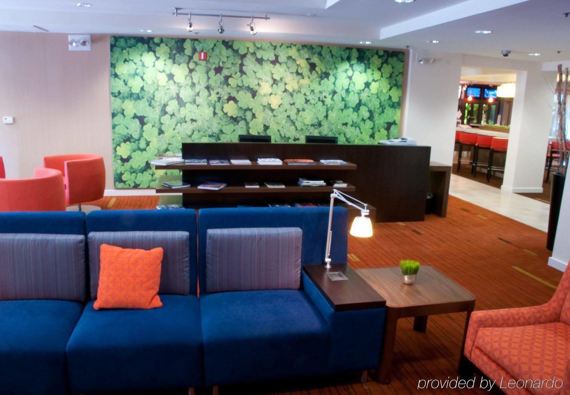 Courtyard By Marriott Stockton Hotel Exterior photo