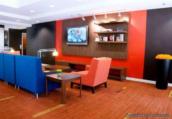 Courtyard By Marriott Stockton Hotel Exterior photo